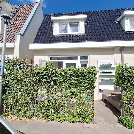 Huisje Louis Zandvoort Buitenkant foto